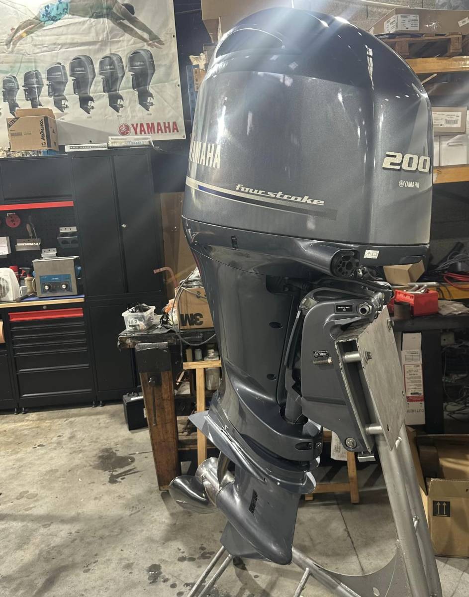 VENDU OCCASION MOTEUR YAMAHA F200FETX A MARSEILLE