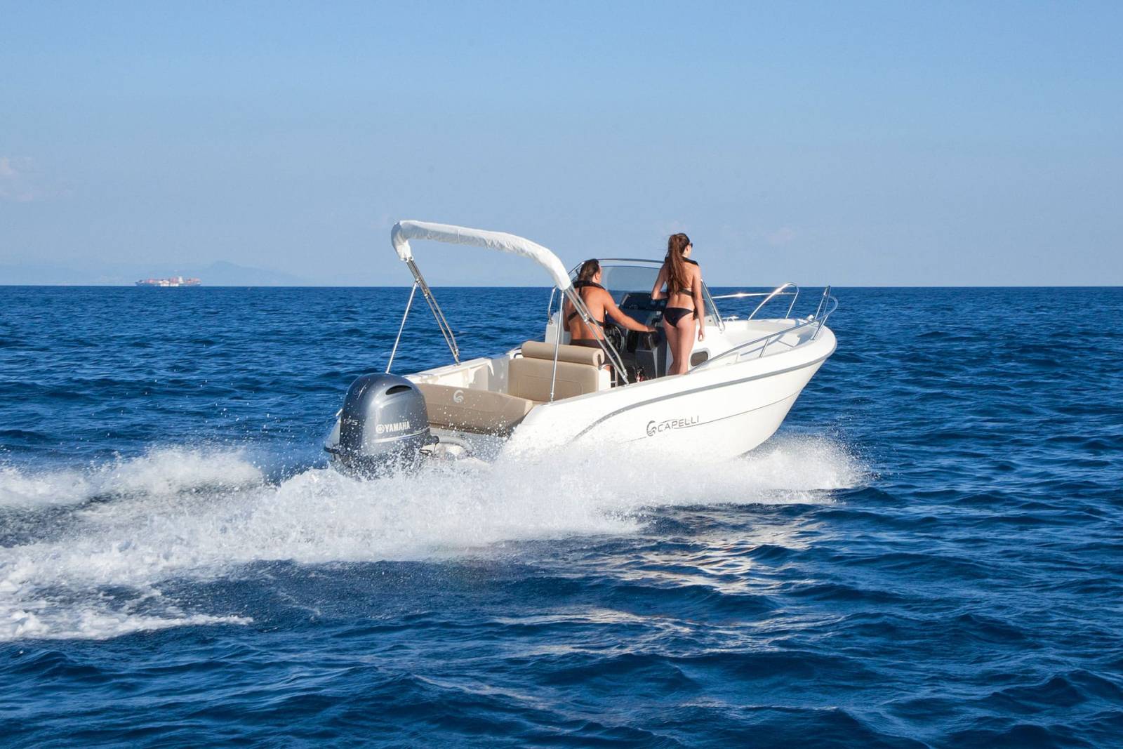 achat capelli cap 21.5 + moteur yamaha près de la ciotat