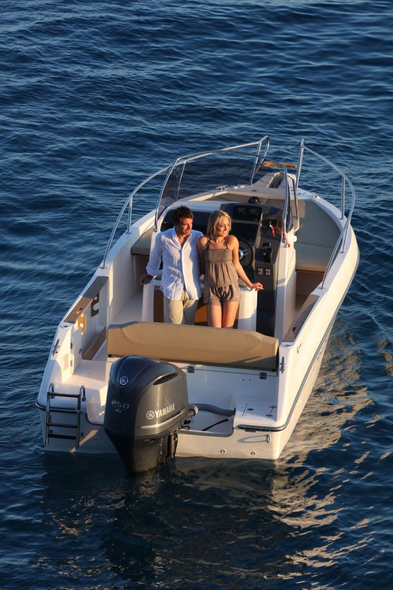 PACK CAPELLI CAP 25 OPEN + YAMAHA F225NCB 2024 A MARSEILLE