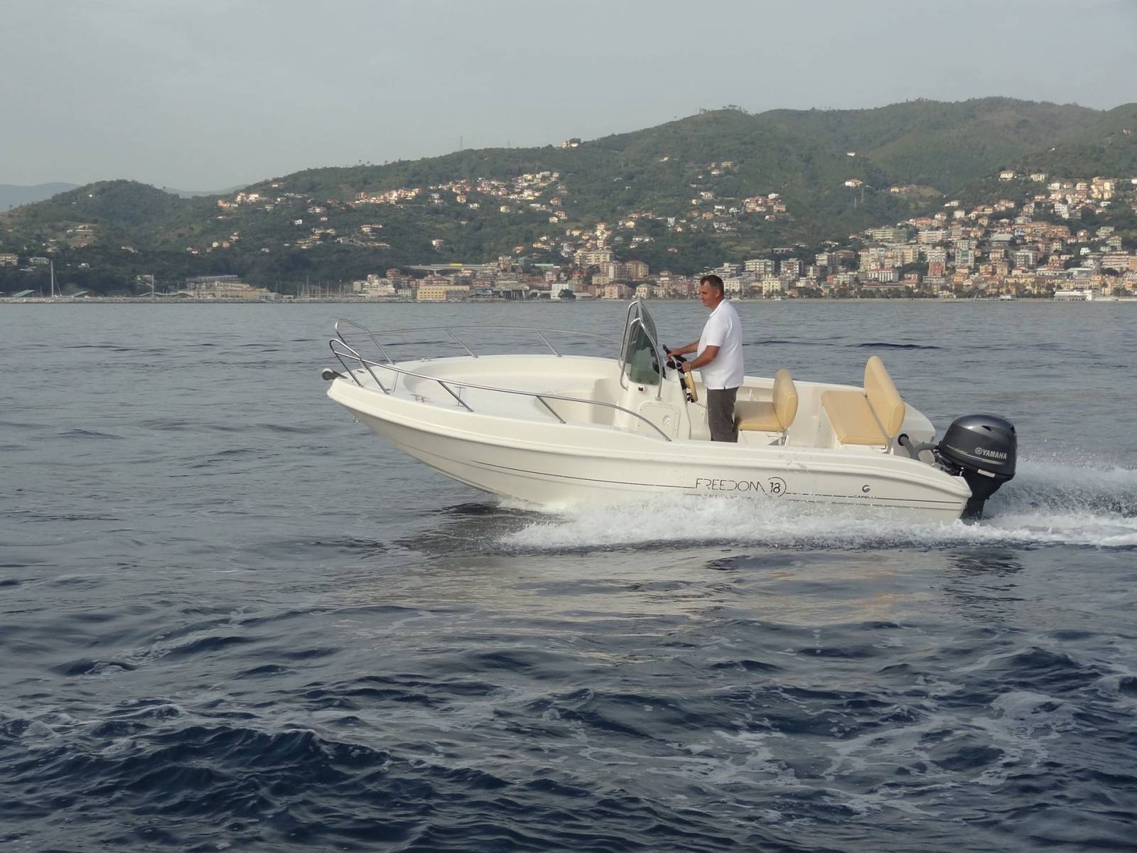 PACK CAPELLI FREEDOM 18 + YAMAHA F100LB 2024 A MARSEILLE