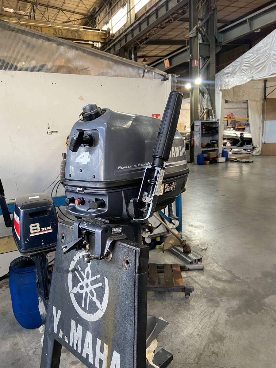 OCCASION MOTEUR YAMAHA 4CV TRES BON ETAT A MARSEILLE