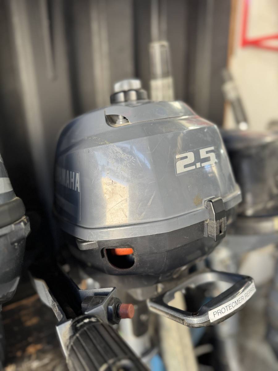 OCCASION MOTEUR YAMAHA 2.5CV TRES BON ETAT A MARSEILLE