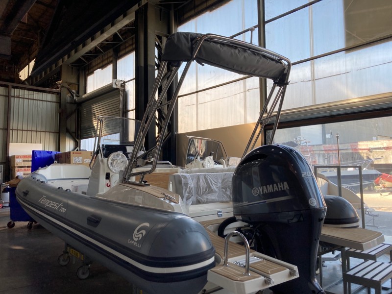 VENDU SEMI RIGIDE  OCCASION PACK Capelli Tempest 700 OPEN + YAMAHA F200 XB à MARSEILLE