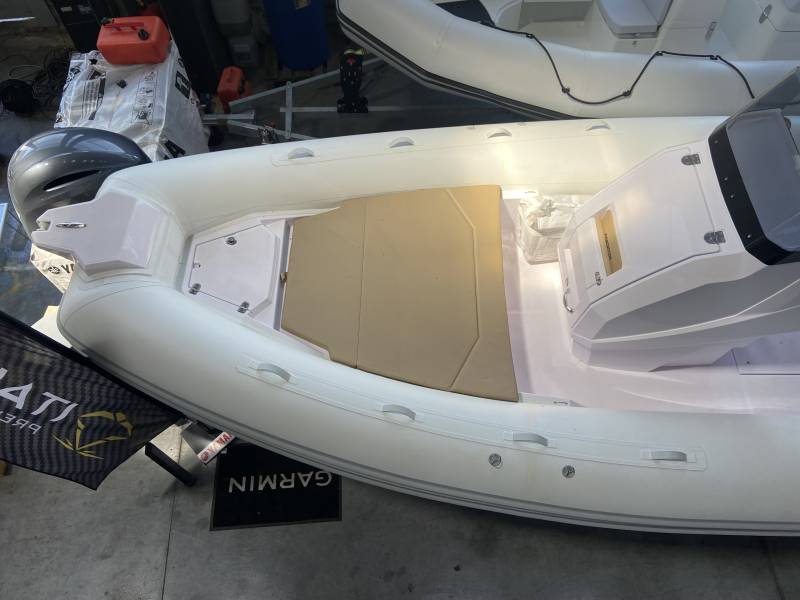 BATEAU SEMI RIGIDE ITALBOATS PREDATOR 700 TOURNING + MOTEUR YAMAHA F200XSA2 A MARSEILLE
