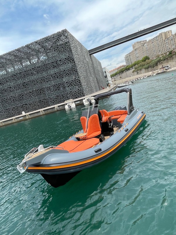 VENDU SEMI-RIGIDE ESPADON BARRACUDA 700 2022 FULL OPTIONS A MARSEILLE OCCASION + YAMAHA F225BETX 2022