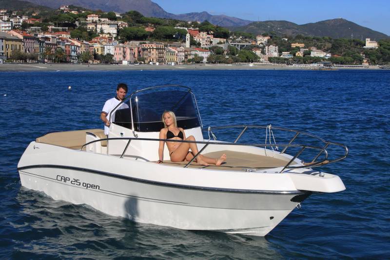 PACK CAPELLI CAP 25 OPEN + YAMAHA F225NCB 2024 A MARSEILLE