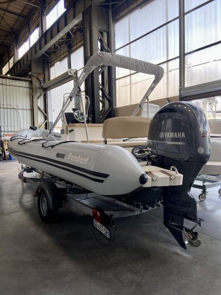 VENDU BATEAU SEMI RIGIDE OCCASION BOMBARD Sunrider 700 GRIS CLAIR + YAMAHA F150XB
