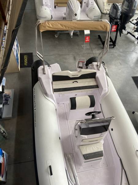 BATEAU SEMI RIGIDE ITALBOATS PREDATOR 570 TS + MOTEUR YAMAHA F90LA A MARSEILLE