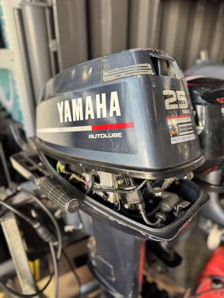 OCCASION MOTEUR YAMAHA 25CV 2T REVISE A MARSEILLE