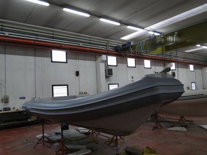 Réparation de pneumatique en PVC et néoprene Hypalon sur marseille