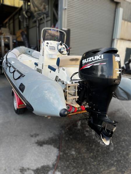 BATEAU SEMI-RIGIDE BOMBARD SUNRIDER 550 + MOTEUR SUZUKI 90CV A MARSEILLE