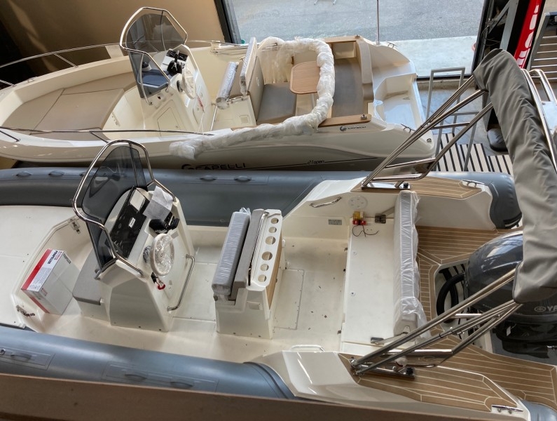 VENDU SEMI RIGIDE  OCCASION PACK Capelli Tempest 700 OPEN + YAMAHA F200 XB à MARSEILLE