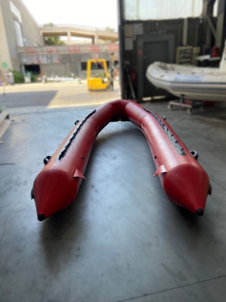 VENDU FLOTTEUR OCCASION NEOPRENE ZODIAC PRO 500 ROUGE 5m A MARSEILLE