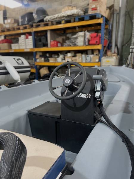 Bateau coque occasion Whaly vers martigues